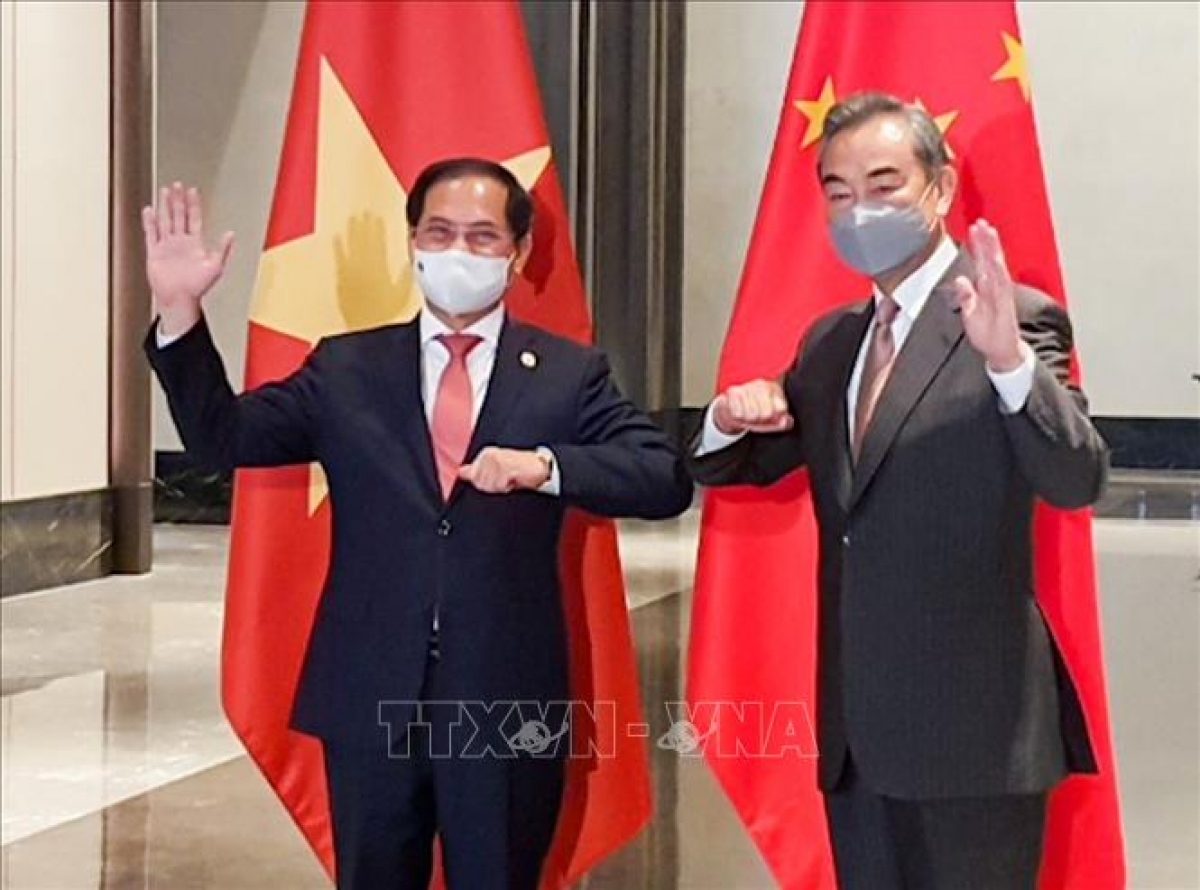 Vietnamese FM pays official visit to China